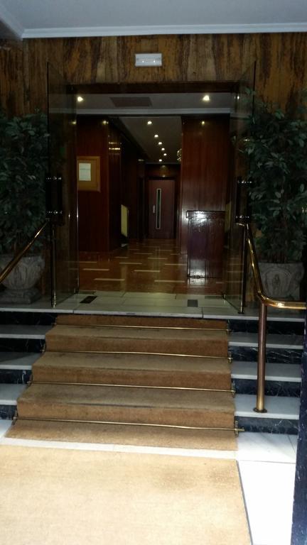 Hostal Angelines Madrid Exterior photo