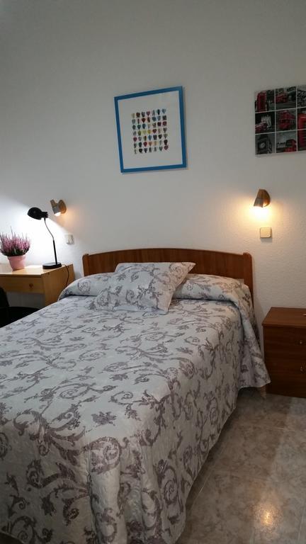 Hostal Angelines Madrid Exterior photo